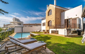 Cozy Home In Conil De La Frontera